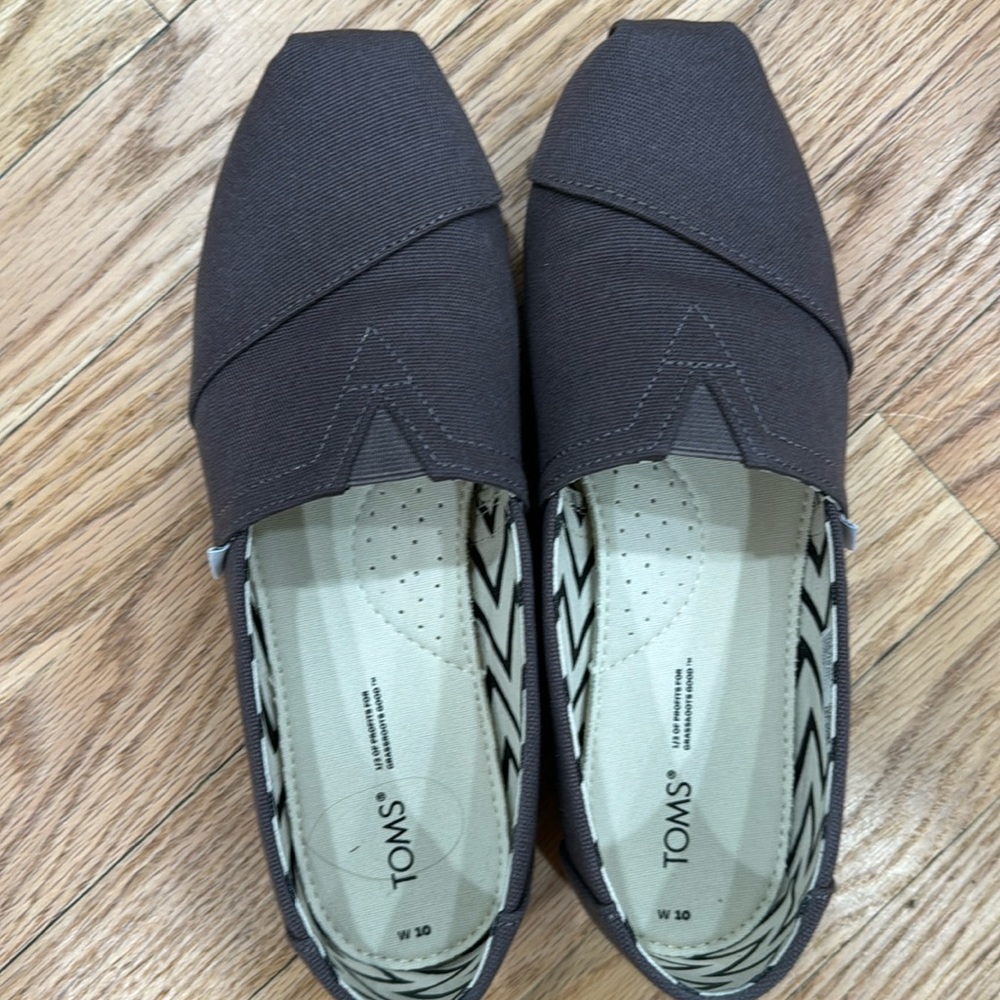 Toms size 10 alpargara shoes